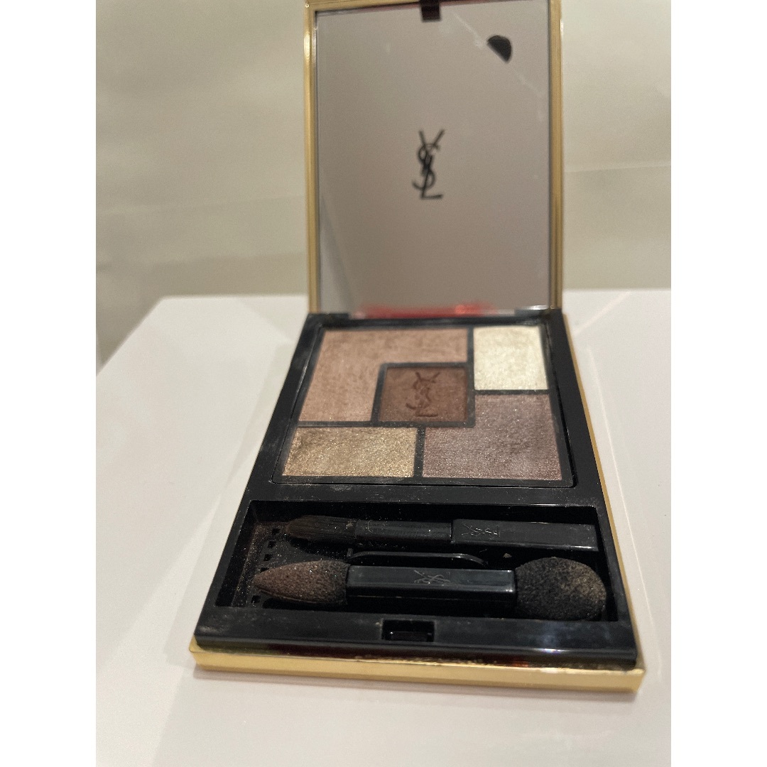 Yves Saint Laurent Beaute(イヴサンローランボーテ)のイヴ・サンローラン　アイシャドウ コスメ/美容のベースメイク/化粧品(アイシャドウ)の商品写真