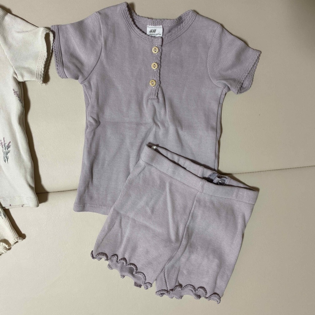 H&M(エイチアンドエム)のH&M セットアップ　2着セット キッズ/ベビー/マタニティのベビー服(~85cm)(Ｔシャツ)の商品写真