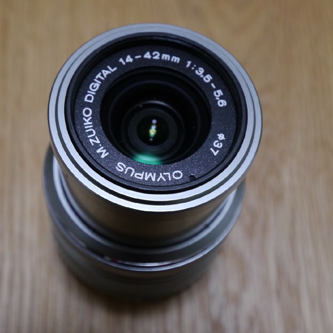 OLYMPUS(オリンパス)の【美品フィルター付】OLYMPUS 14-42mm　F3.5-5.6 2 ZUI スマホ/家電/カメラのカメラ(レンズ(ズーム))の商品写真
