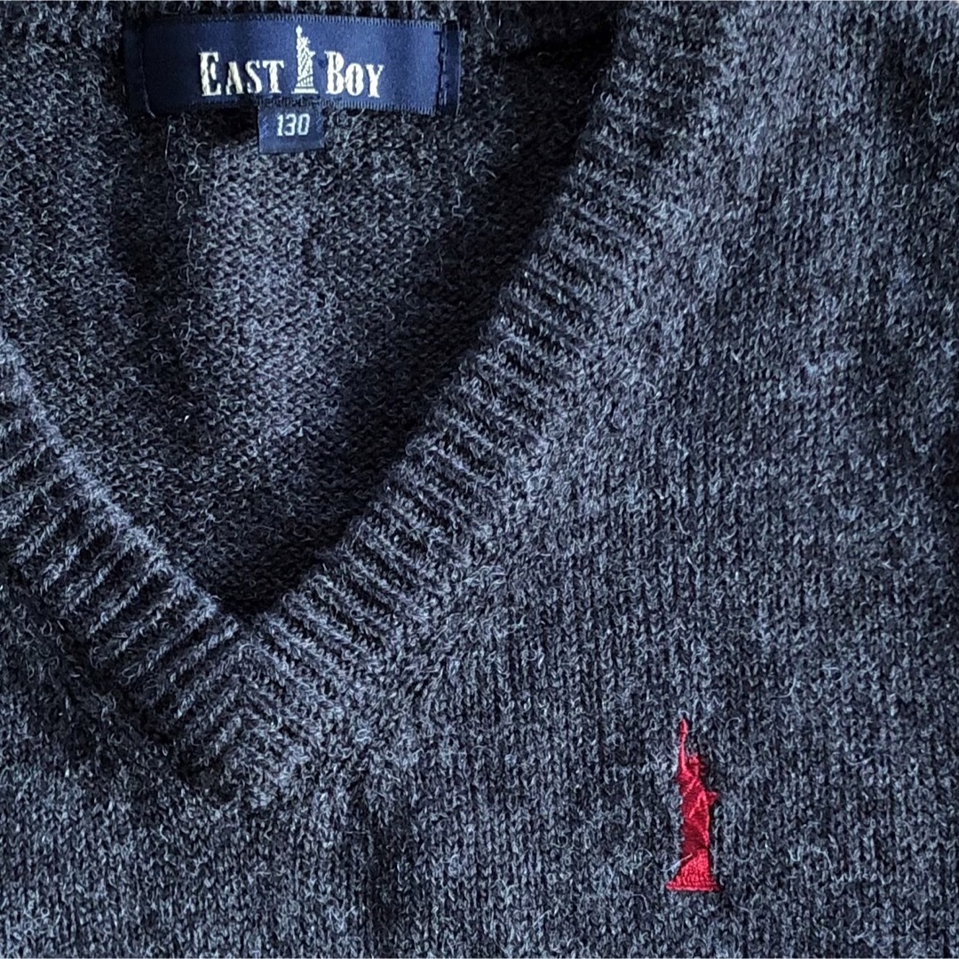 EASTBOY(イーストボーイ)のEASTBOY イーストボーイ 130cm ニットベスト グレー キッズ/ベビー/マタニティのキッズ服男の子用(90cm~)(ニット)の商品写真