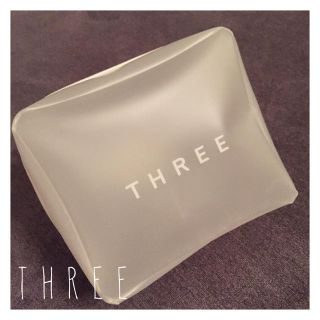 スリー(THREE)のTHREEポーチ(ポーチ)