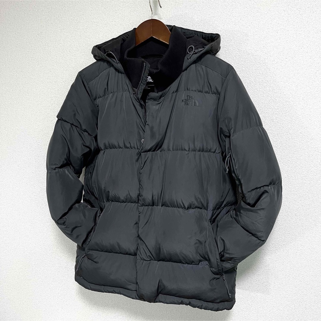 THE NORTH FACE(ザノースフェイス)の美品人気 ノースフェイス ダウンジャケット US限定 メンズM相当 ダークグレー メンズのジャケット/アウター(ダウンジャケット)の商品写真