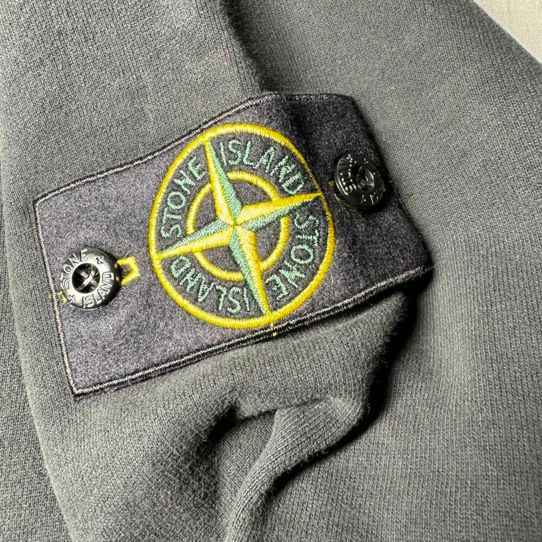 STONE ISLAND(ストーンアイランド)の新品 ストーンアイランド スウェット トレーナー ブラック Mサイズ メンズのトップス(スウェット)の商品写真