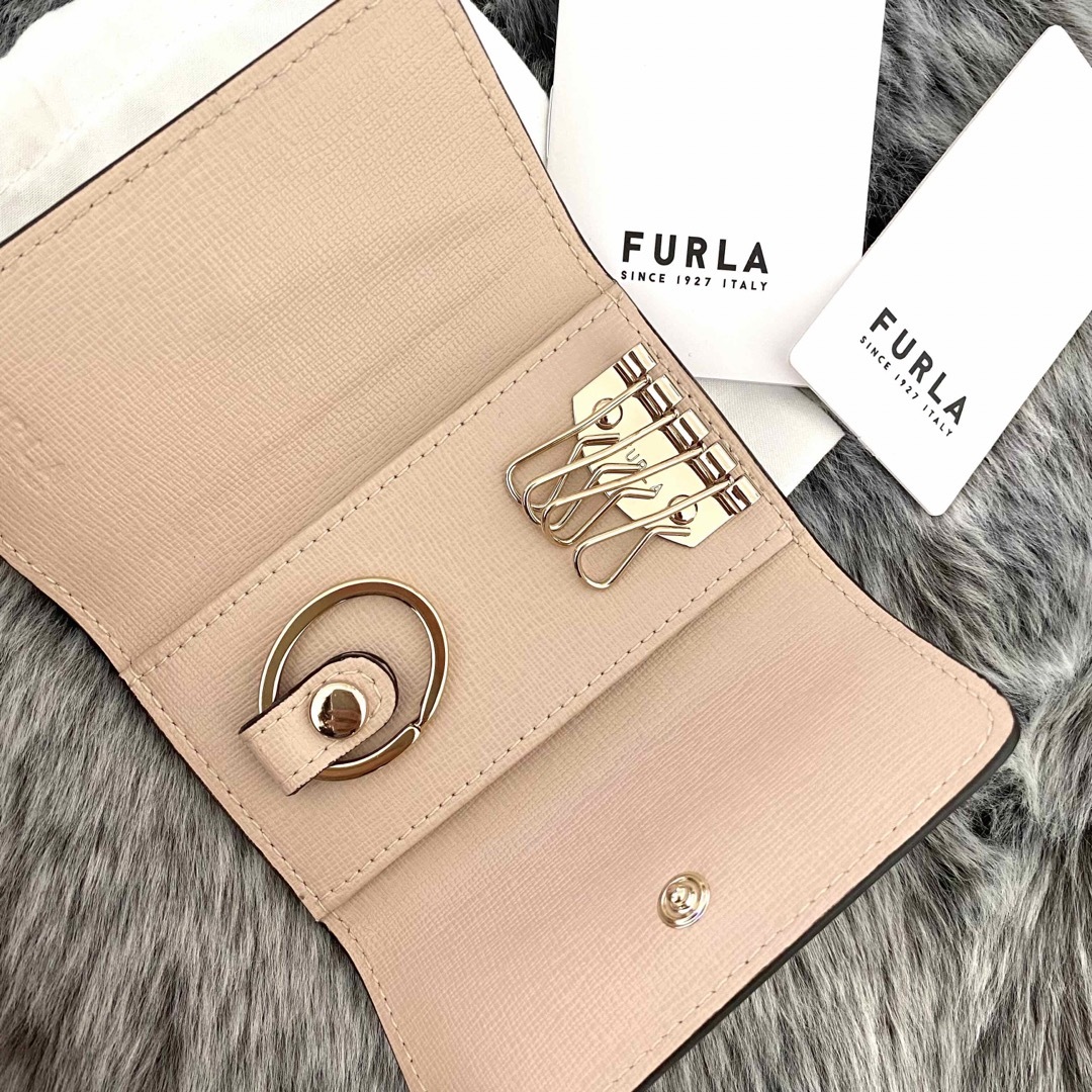 Furla(フルラ)の新品☆ FURLA ライトベージュ レザー キーケース レディースのファッション小物(キーケース)の商品写真