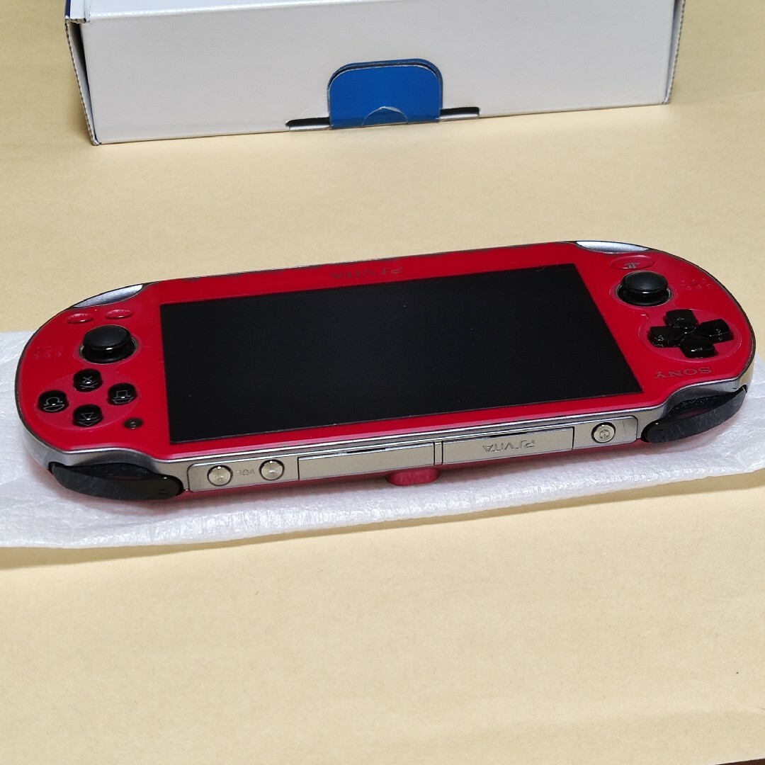 PlayStation Vita - PS Vita 本体 Wi-Fiモデル コズミック・レッド PCH