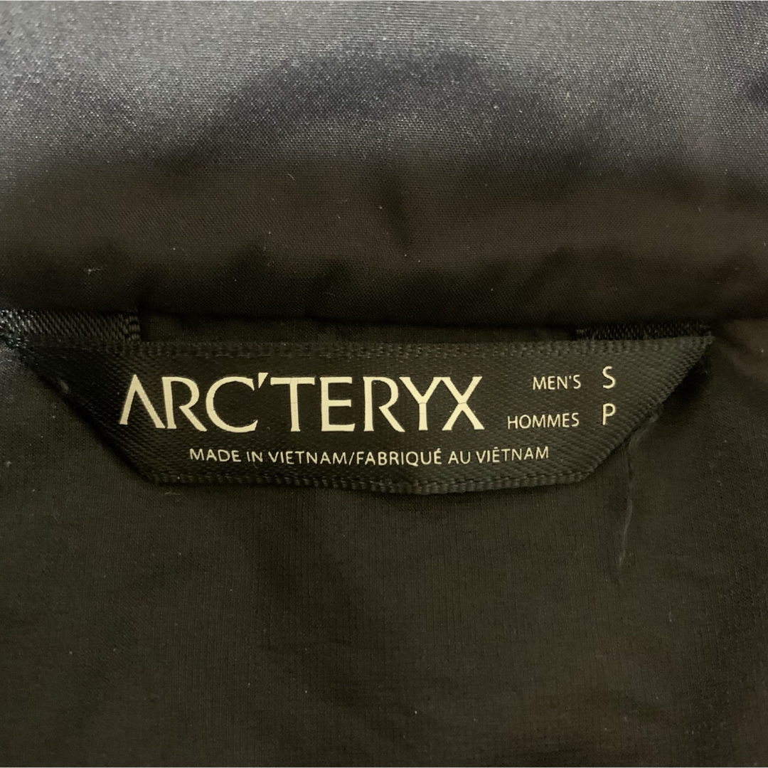 ARC'TERYX(アークテリクス)のアークテリクス プロトンLT ジャケット ブラック メンズのジャケット/アウター(ダウンジャケット)の商品写真