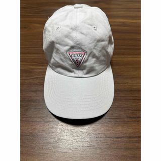 ゲス(GUESS)の美品 GUESS キャップ ホワイト 男女兼用(キャップ)