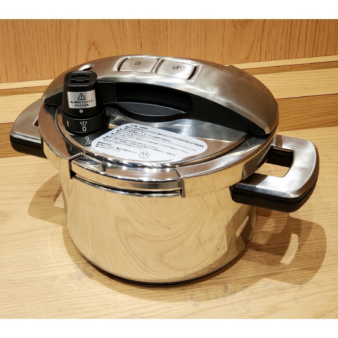 MEYER(マイヤー)のMeyer 圧力鍋 ステンレス IH対応 YR-PC4.0L インテリア/住まい/日用品のキッチン/食器(鍋/フライパン)の商品写真