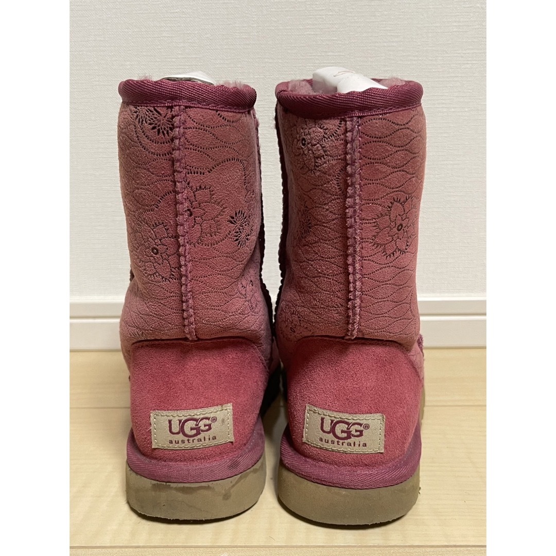 UGG(アグ)のアグ　UGG ブーツ　ピンク　花柄　22 レディースの靴/シューズ(ブーツ)の商品写真