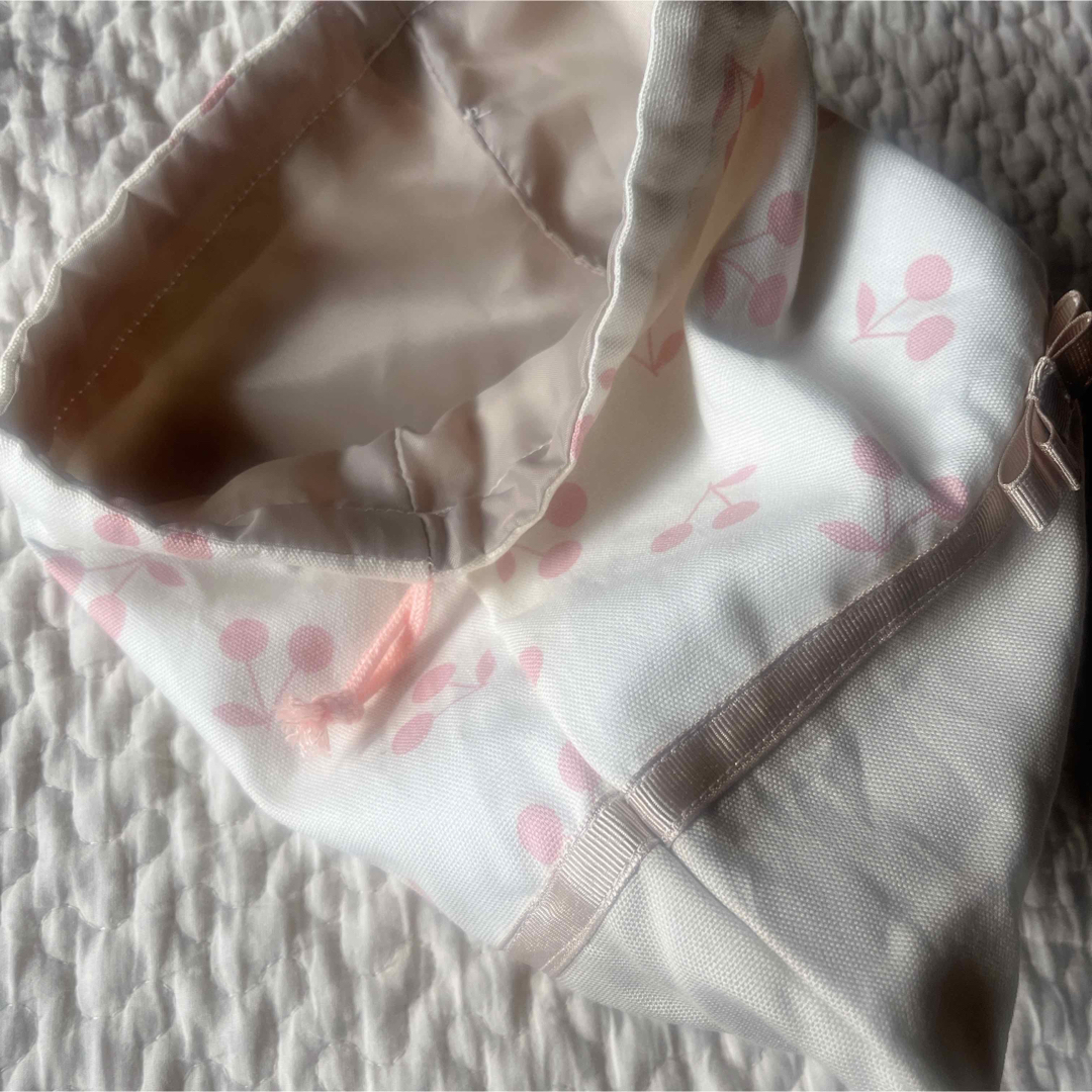 【handmade】巾着袋S  リボン ハンドメイドのキッズ/ベビー(外出用品)の商品写真