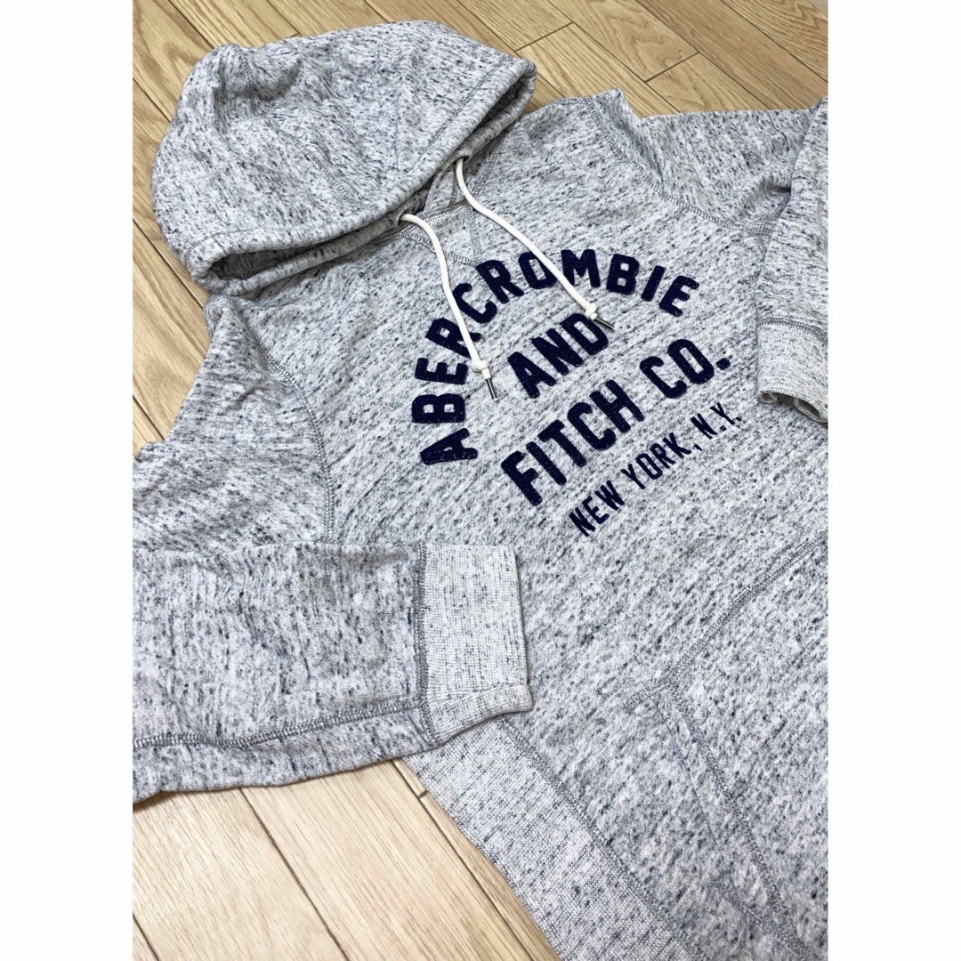 Abercrombie&Fitch(アバクロンビーアンドフィッチ)のAbercrombie＆Fitchパーカー　男女兼用 レディースのトップス(パーカー)の商品写真