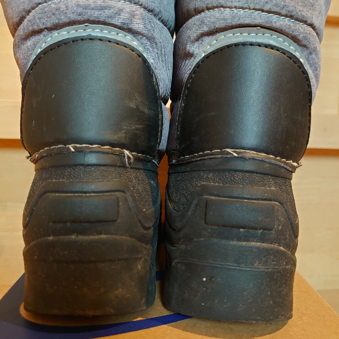 スノーブーツ　18cm グレー　ウィンターシューズ キッズ/ベビー/マタニティのキッズ靴/シューズ(15cm~)(ブーツ)の商品写真