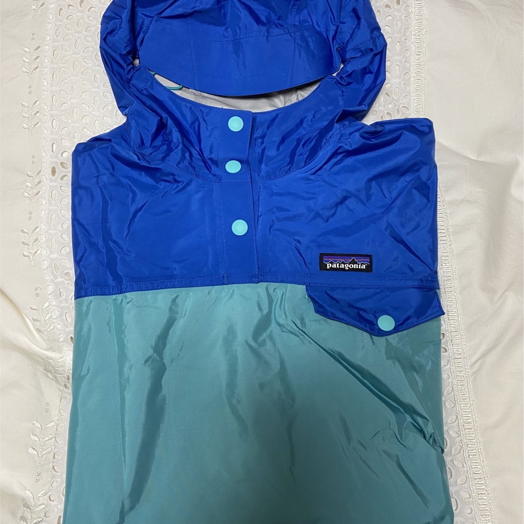 patagonia(パタゴニア)の【パタゴニア】　レインコート　ポンチョ　レディースXS/S レディースのファッション小物(レインコート)の商品写真