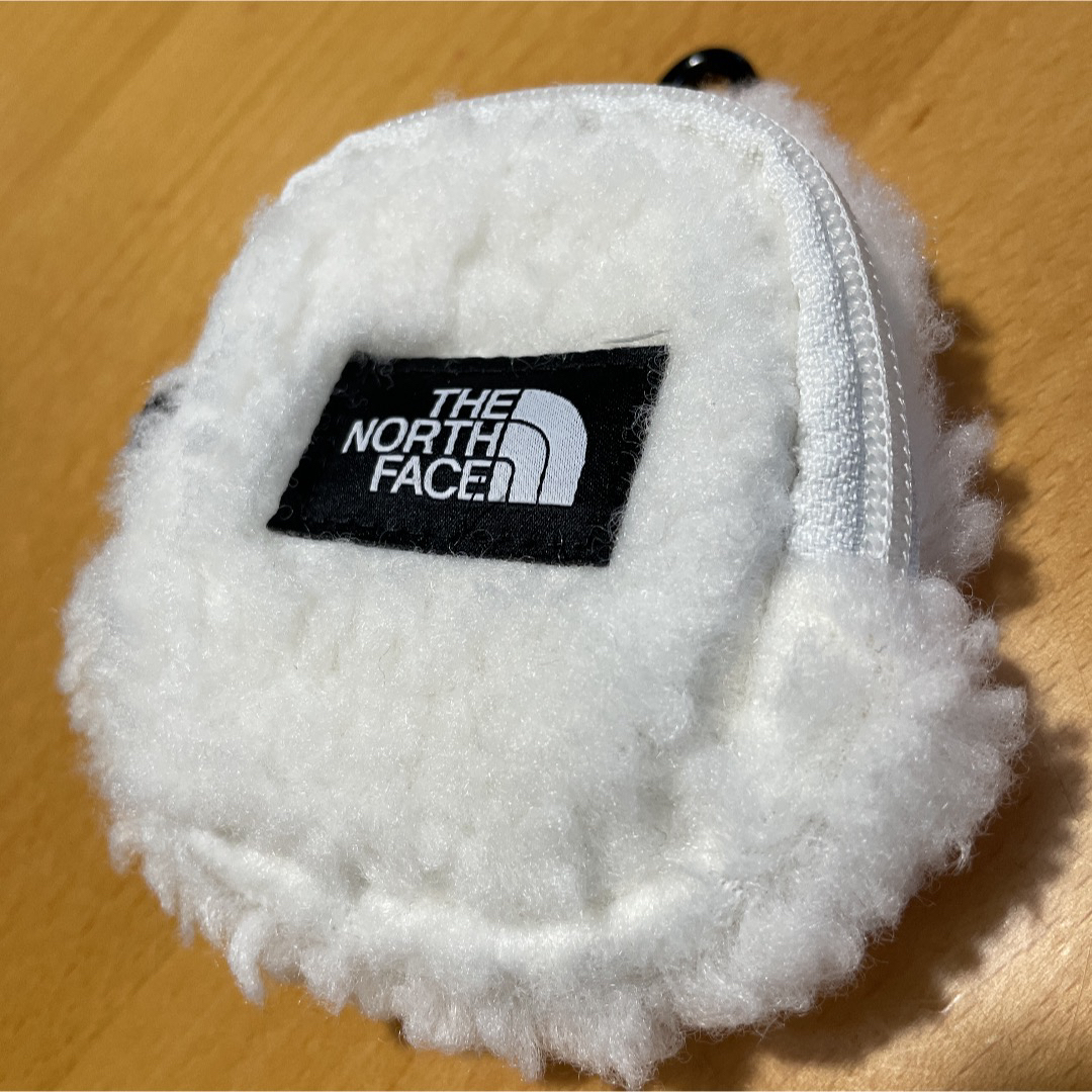 THE NORTH FACE(ザノースフェイス)の韓国限定ノースフェイス ミニポーチ　新品未使用　即日発送 レディースのファッション小物(ポーチ)の商品写真