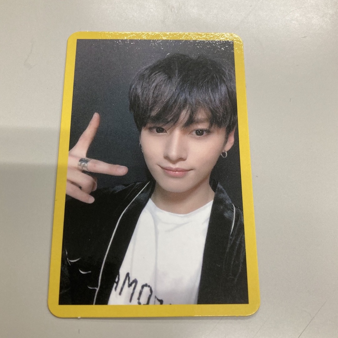 Stray Kids リノ Yellow Wood トレカ エンタメ/ホビーのタレントグッズ(アイドルグッズ)の商品写真