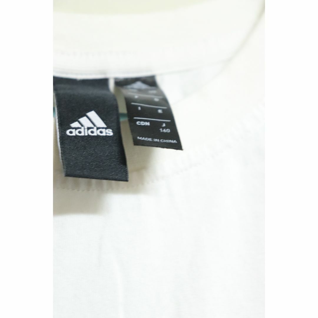 adidas(アディダス)のプロフ必読adidasロゴTシャツホワイト/ブランドシンプル重宝160 キッズ/ベビー/マタニティのキッズ服男の子用(90cm~)(Tシャツ/カットソー)の商品写真