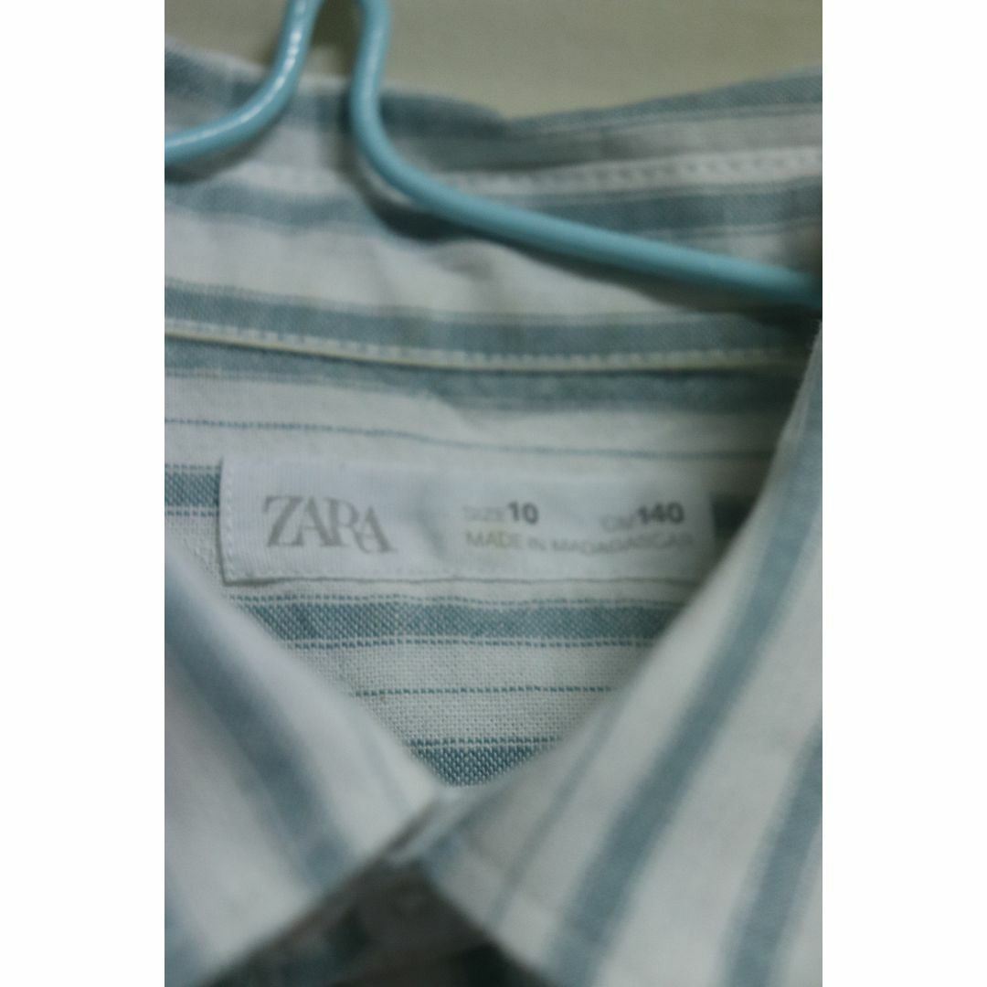 ZARA(ザラ)のプロフ必読ZARAストライプ長袖シャツグリーン/ザラブランドホワイト清潔感140 キッズ/ベビー/マタニティのキッズ服男の子用(90cm~)(ブラウス)の商品写真