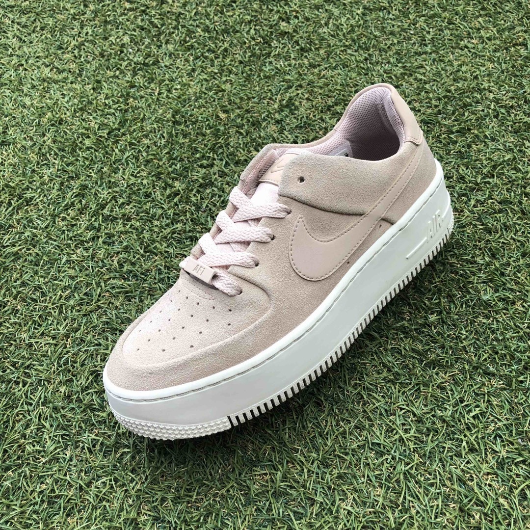 NIKE(ナイキ)の美品24.5NIKE AF-1 SAGE ナイキ エアフォースワンHW430 レディースの靴/シューズ(スニーカー)の商品写真