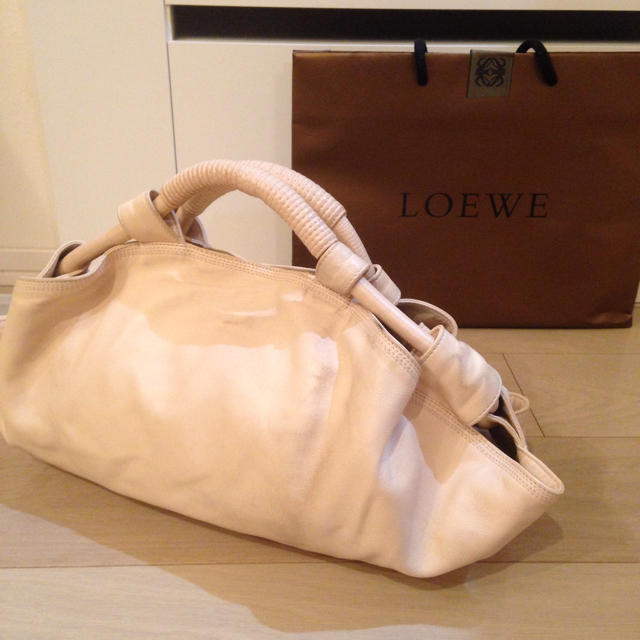 LOEWE(ロエベ)のLOEWE ナッパアイレ ベージュ レディースのバッグ(トートバッグ)の商品写真