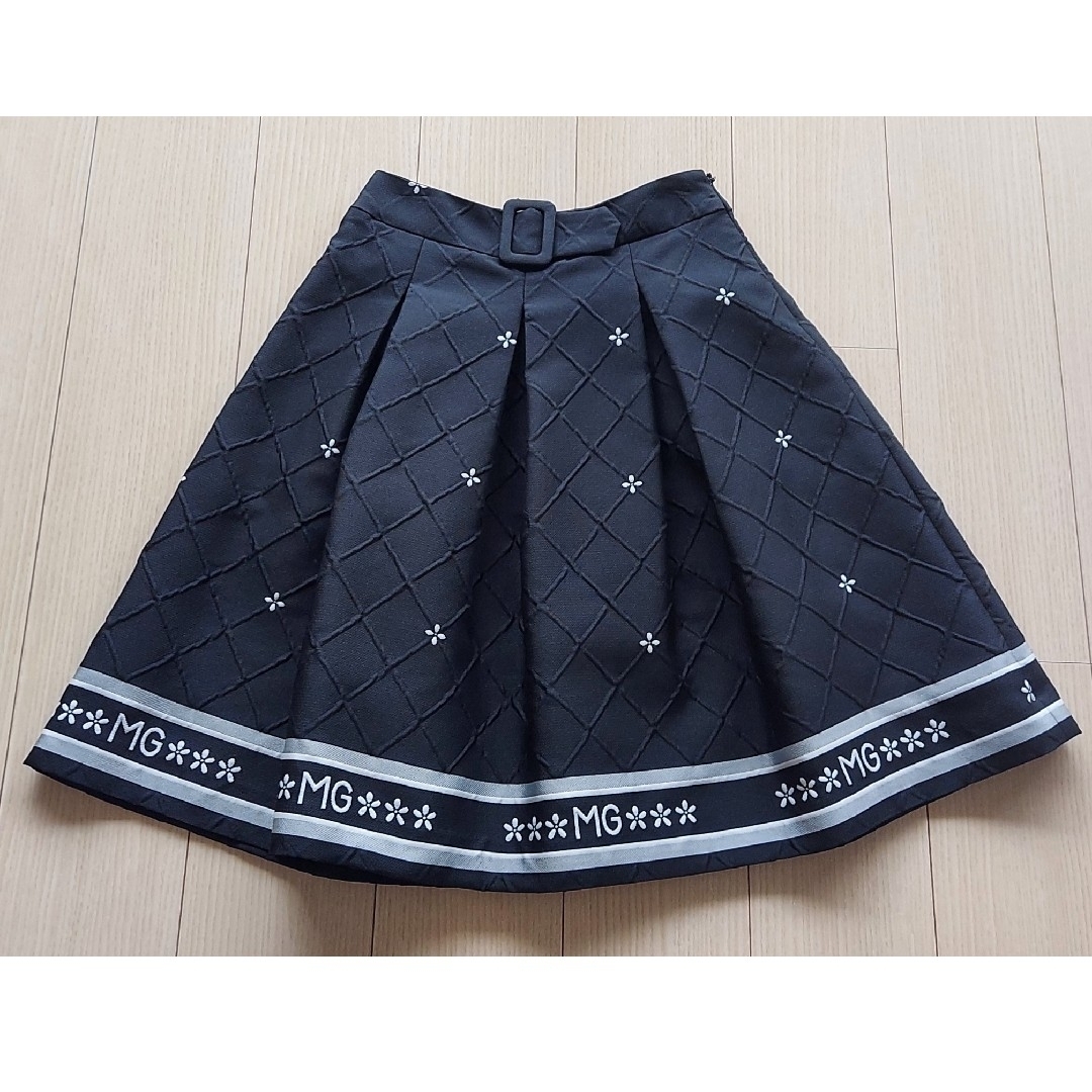 M'S GRACY(エムズグレイシー)のエムズLOGO入りお洒落スカート レディースのスカート(ひざ丈スカート)の商品写真
