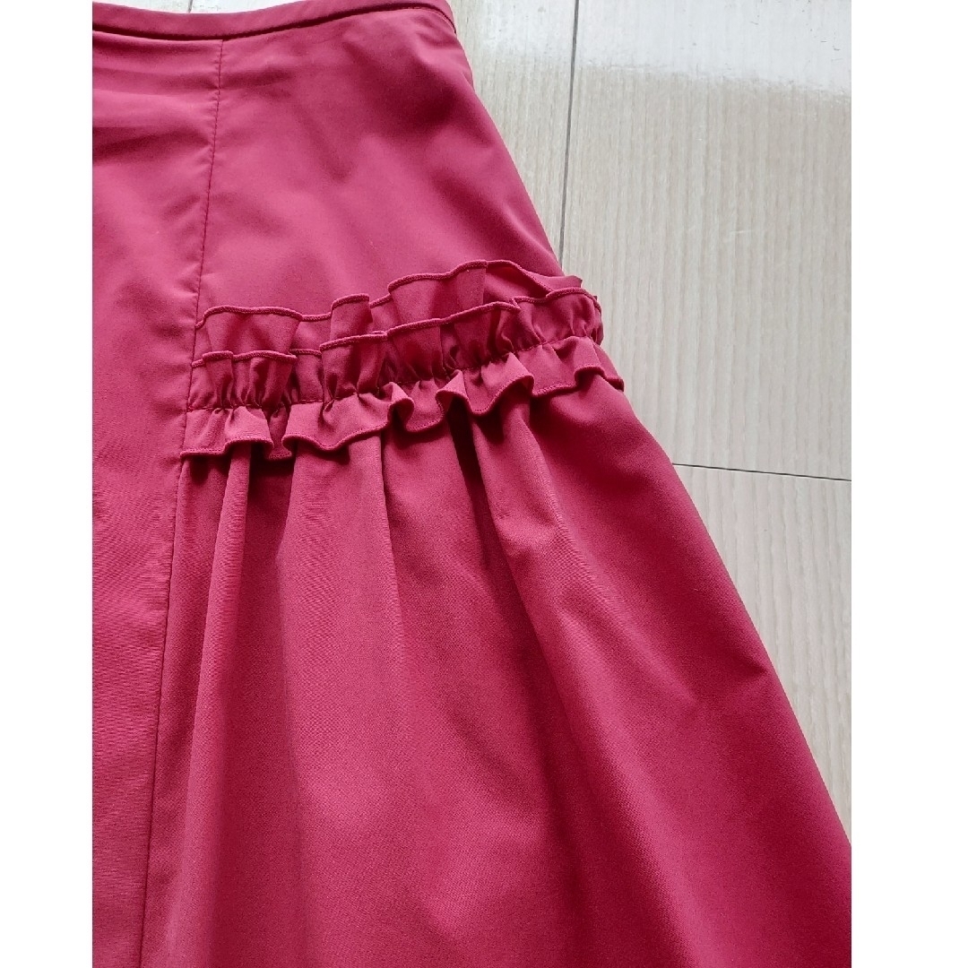 M'S GRACY(エムズグレイシー)のフリル💖赤スカート レディースのスカート(ひざ丈スカート)の商品写真