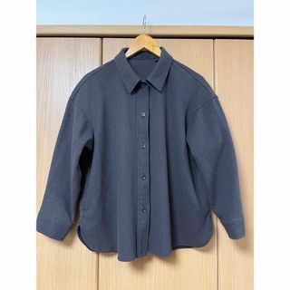 ユニクロ(UNIQLO)のブラッシュドジャージーシャツジャケット　Sサイズ(テーラードジャケット)