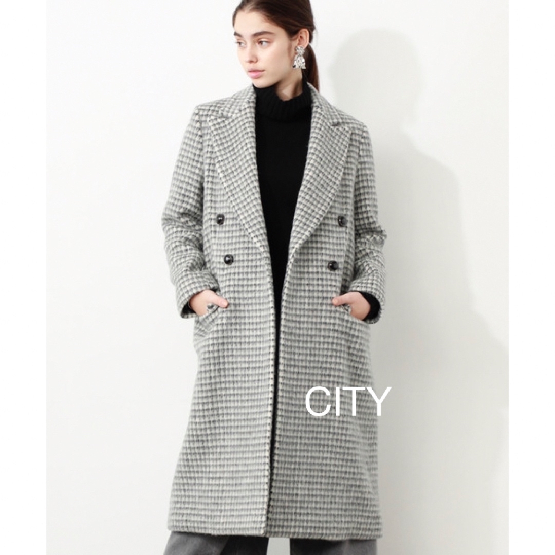 CITY(シティ)のCITY シティ　シャギーアルパカ ダブルブレステッドコート レディースのジャケット/アウター(ロングコート)の商品写真