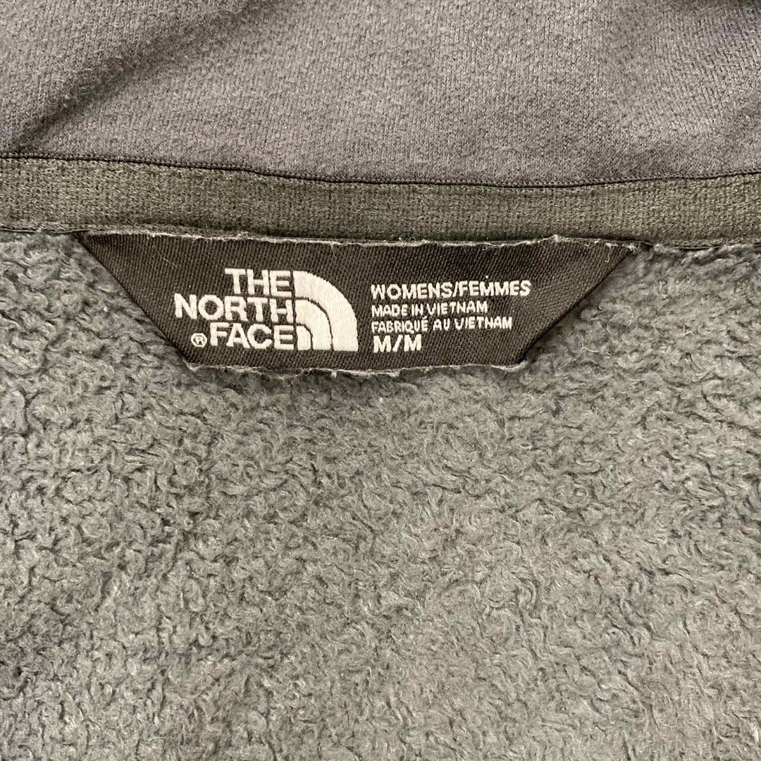 THE NORTH FACE(ザノースフェイス)の【美品】古着　ノースフェイス　フリースジャケット　レディース　Mサイズ　グレー レディースのジャケット/アウター(ブルゾン)の商品写真