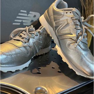 ニューバランス(New Balance)のニューバランス　シルバー　スニーカー(スニーカー)