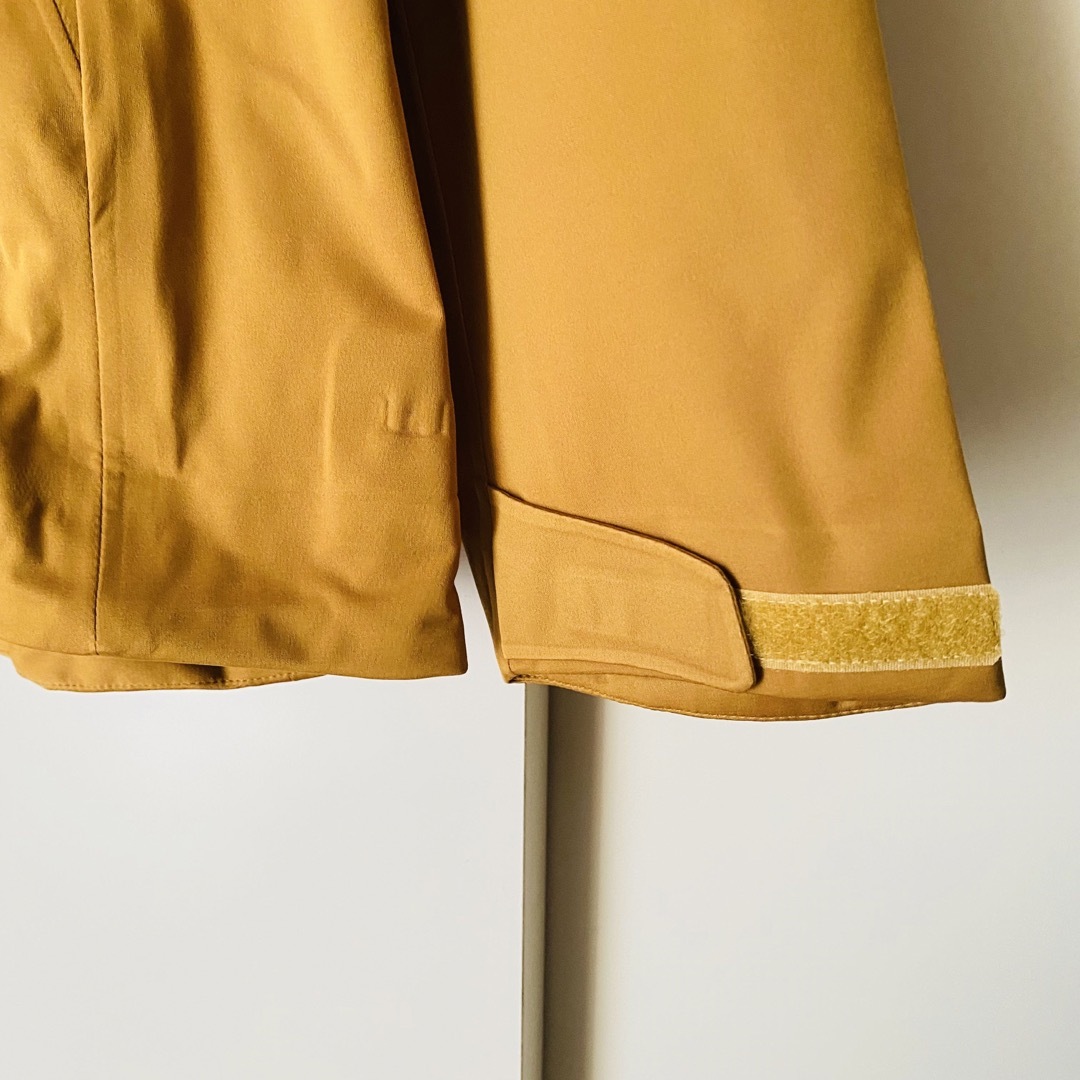 MARMOT】マーモット 四角友里コラボ ソフトシェルジャケット(新品) MARMOT】マーモット 四角友里コラボ ソフトシェルジャケット(新品)