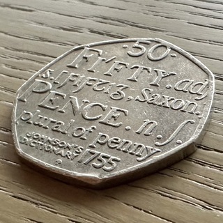 [シミあり] イギリス 2005「英語辞典」完成 250周年 記念硬貨 3937(貨幣)