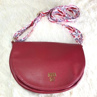 アナスイ(ANNA SUI)の【極美品】ANNA SUI ショルダーバッグ　赤　オウム柄　ハーフムーン　三日月(ショルダーバッグ)