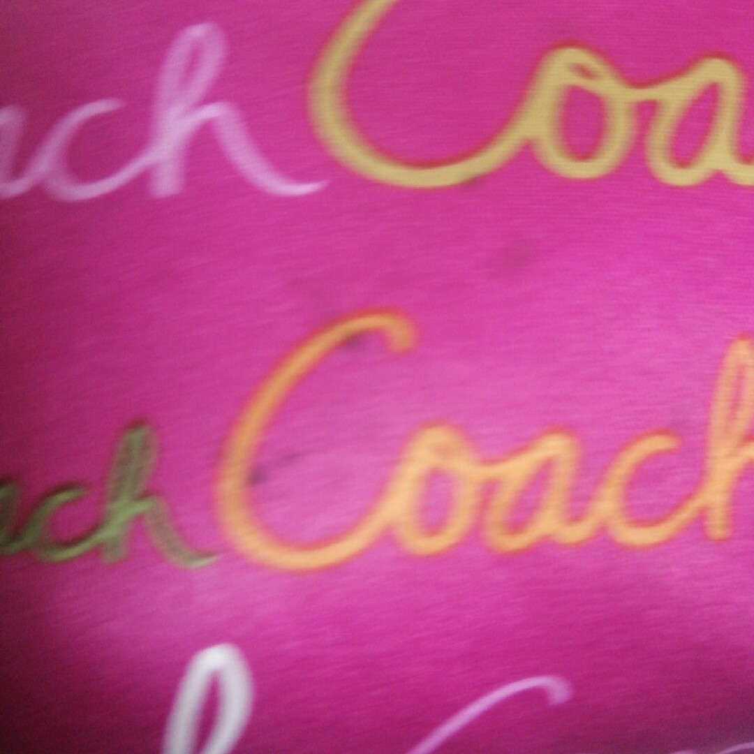 COACH(コーチ)の値下げ☆COACH　ピンクポーチ レディースのファッション小物(ポーチ)の商品写真