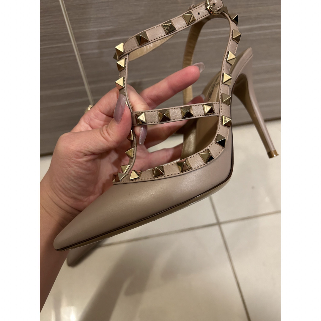 VALENTINO ロックスタッズ　カーフスキン ストラップ パンプス