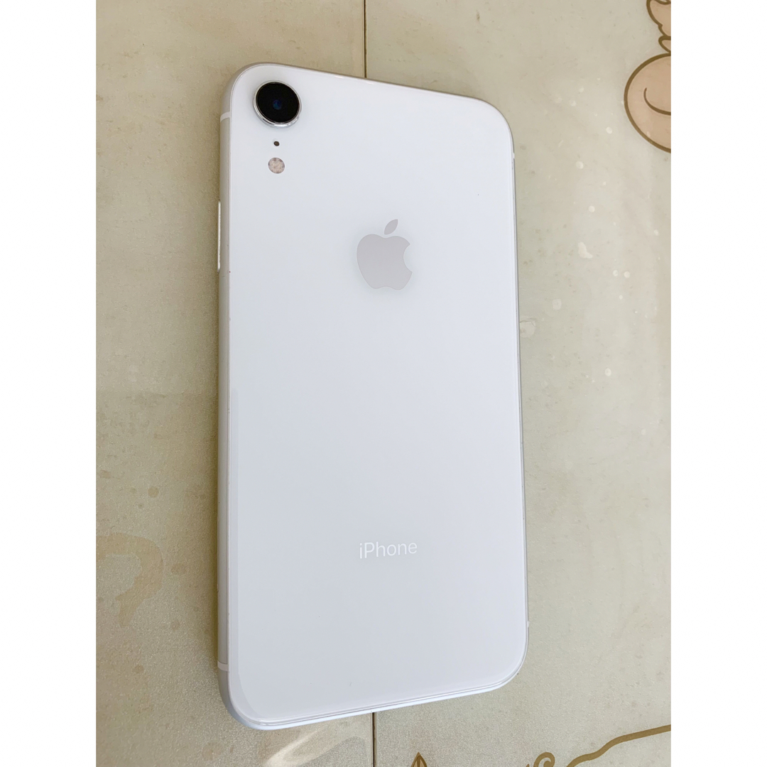 iPhone - iPhone XR ホワイト 64GB SIMフリーの通販 by ちぃたちゃん's ...