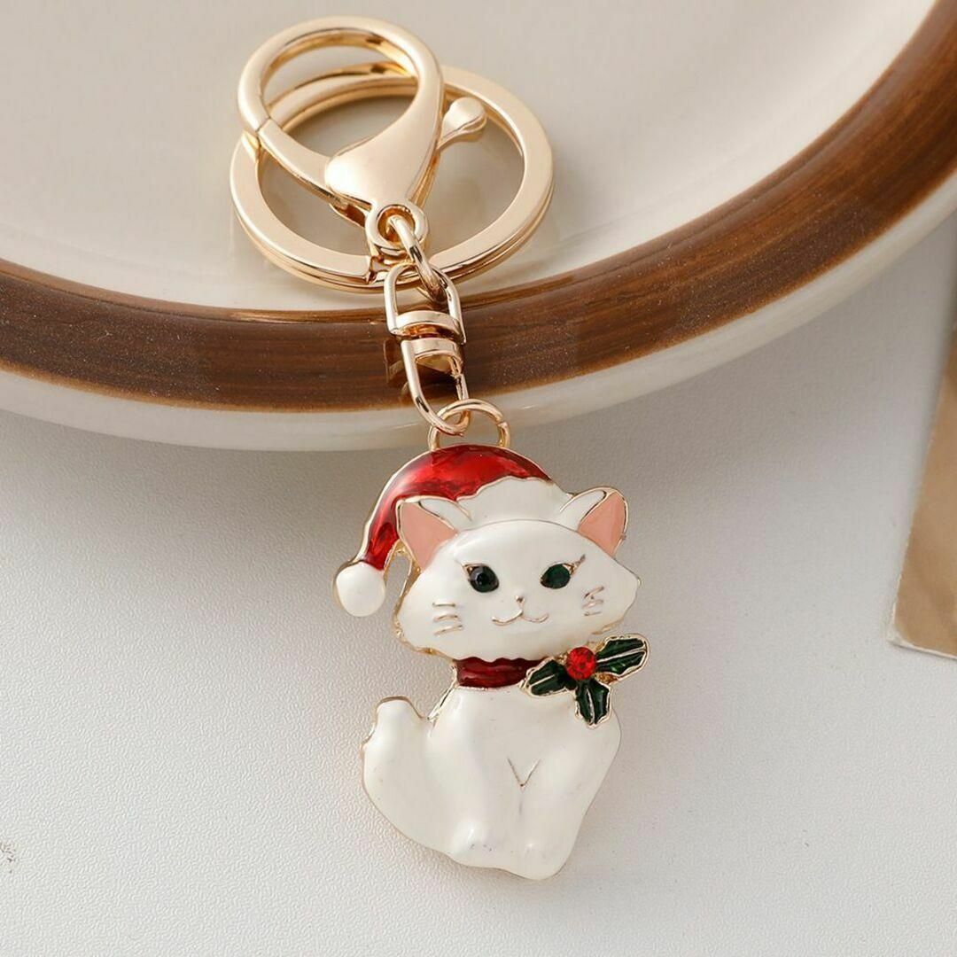 チャーム　ブローチ　クリスマス　キーホルダー　猫　サンタ　かわいい　小さめ レディースのファッション小物(キーホルダー)の商品写真