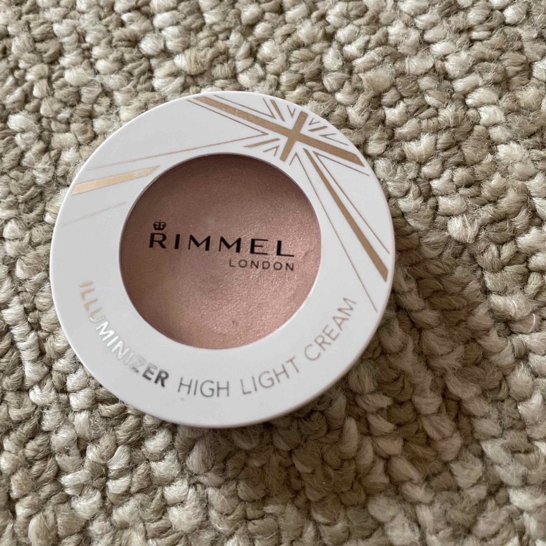 RIMMEL(リンメル)のリンメル　イルミナイザー　002 コスメ/美容のコスメ/美容 その他(その他)の商品写真