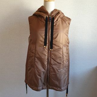 マックスマーラ(Max Mara)の【新品・未使用】MAXMARA THECUBEキルティングジレブラウン40サイズ(ダウンベスト)