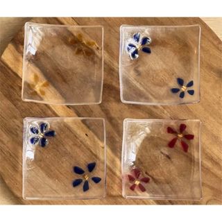 【新品】ビロードのお皿(4つ)(食器)