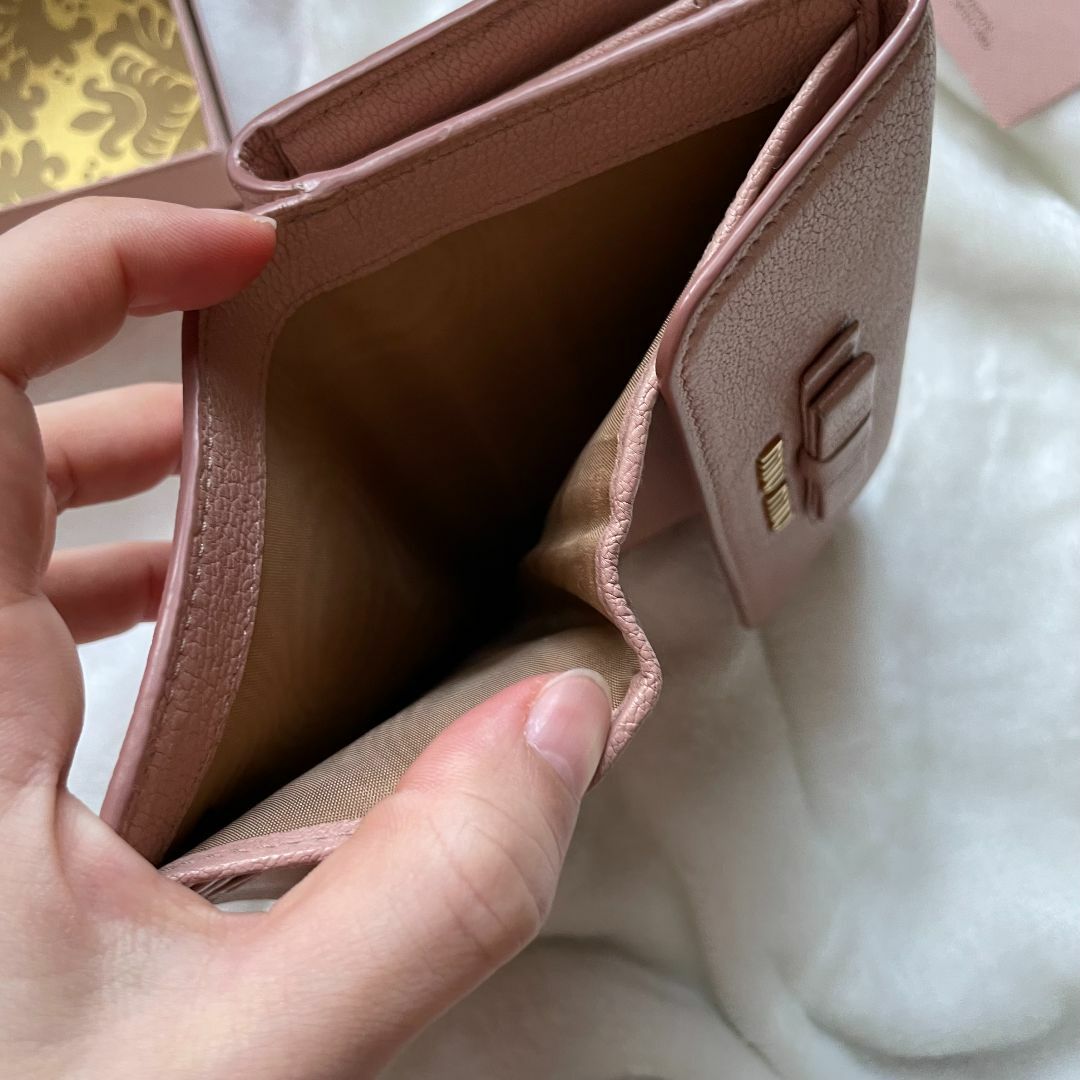MIU MIU - 【箱・タグ有】miumiu リボン ウォレット 2つ折り MIU MIU - 【箱・タグ有】miumiu リボン ウォレット 2つ折り