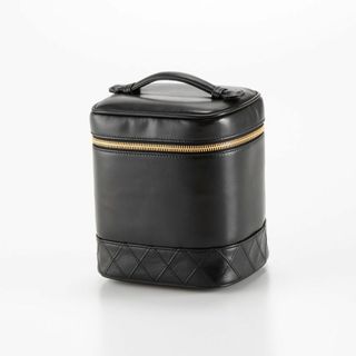 シャネル バニティポーチの通販 100点以上 | CHANELを買うならラクマ