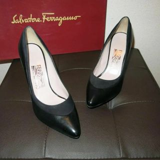 サルヴァトーレフェラガモ(Salvatore Ferragamo)のフェラガモ|US6C|23.5㎝|ポインテッドパンプス|黒|i1200(ハイヒール/パンプス)