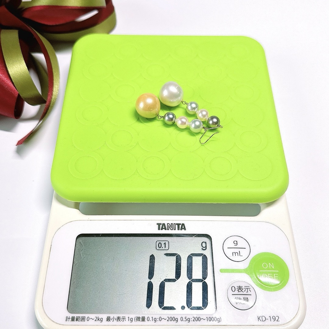 未使用　南洋白蝶真珠　14. 5mm　アコヤパール　マルチカラー K18　ピアス レディースのアクセサリー(ピアス)の商品写真