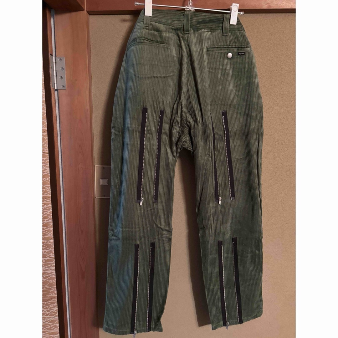 Supreme(シュプリーム)のsupreme corduroy flight pant (32inc) メンズのパンツ(ワークパンツ/カーゴパンツ)の商品写真