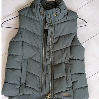 エイチアンドエム(H&M)のベスト　カーキ(ジャケット/上着)