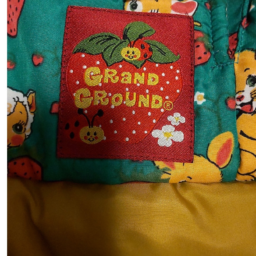 GrandGround(グラグラ)のGRAND GRoUND120~125中綿ベスト キッズ/ベビー/マタニティのキッズ服女の子用(90cm~)(ジャケット/上着)の商品写真