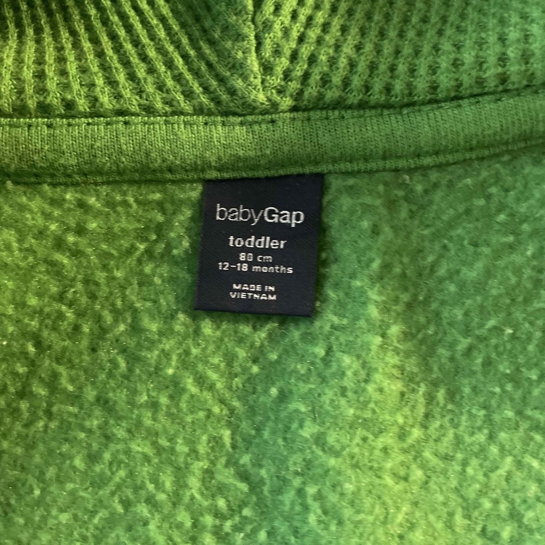 babyGAP(ベビーギャップ)のBaby GAP  80 12-18months  グリーン　パーカー キッズ/ベビー/マタニティのベビー服(~85cm)(ジャケット/コート)の商品写真