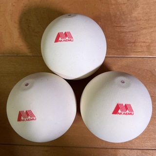 ショーワ(SHOWA)のアカエム ソフトテニスボール 軟式 3個 公認球(ボール)