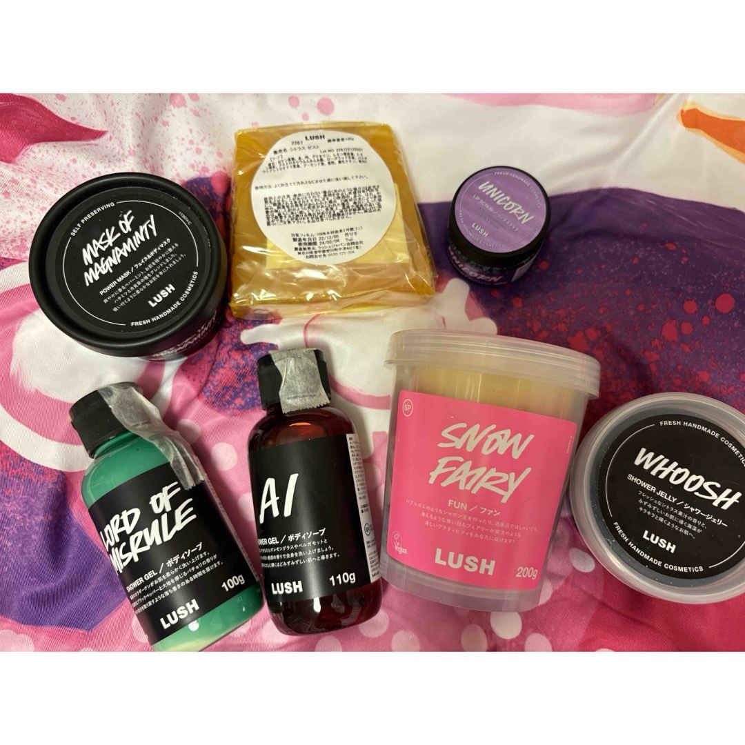 LUSH(ラッシュ)のLUSH 詰め合わせ コスメ/美容のボディケア(ボディソープ/石鹸)の商品写真