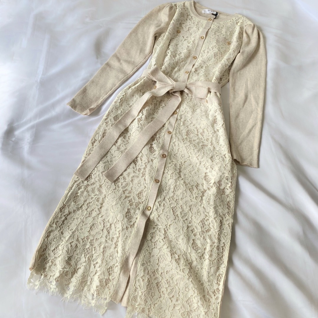 Her lip to(ハーリップトゥ)の新品タグ付き♡ Victoria Lace Belted Knit Dress レディースのワンピース(ロングワンピース/マキシワンピース)の商品写真